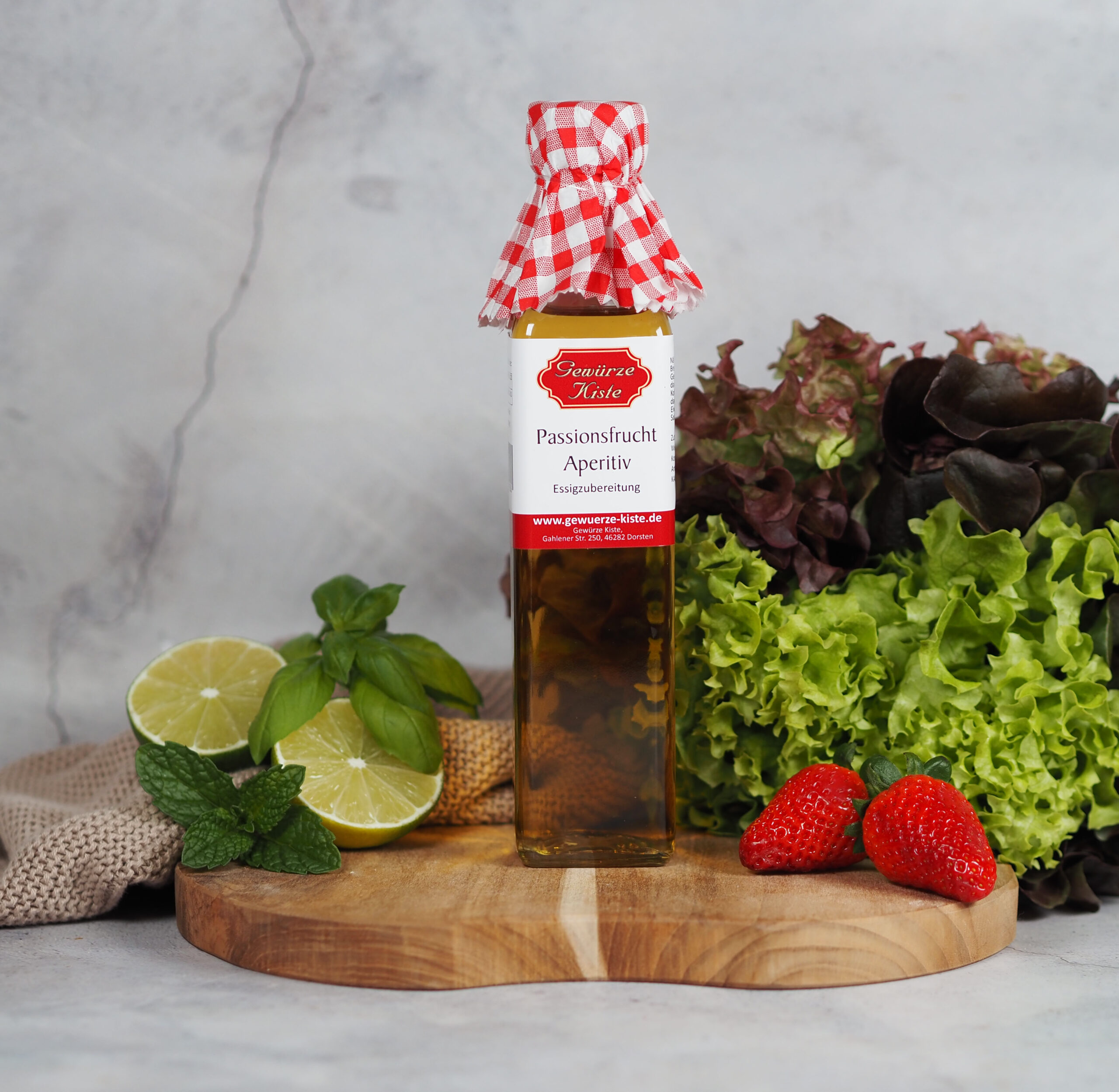 Eine Flasche Passionsfrucht Aperitif Essig